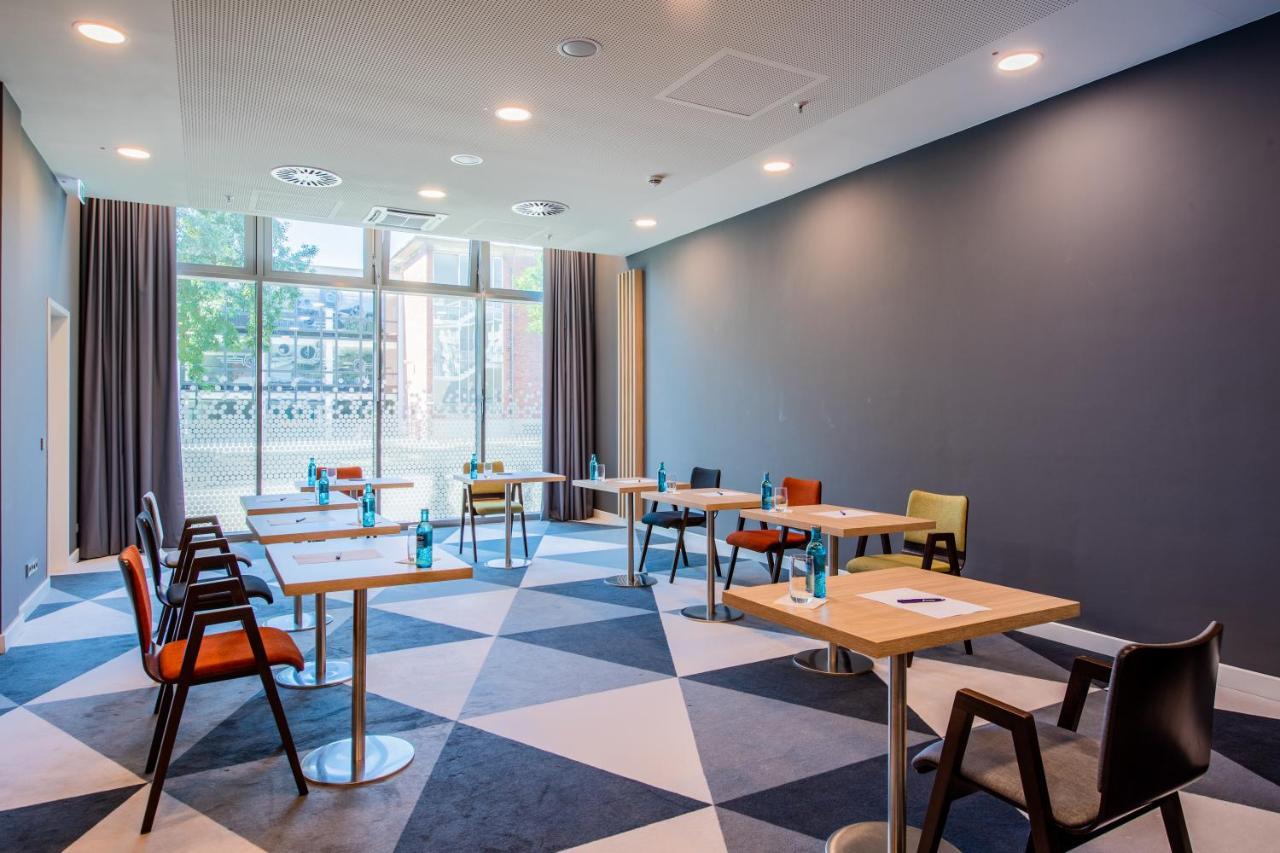 Premier Inn Koeln City Sued Exterior photo
